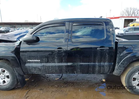 2015 Toyota Tacoma Base V6 z USA, uszkodzony, nr VIN 3TMLU4ENXFM201312